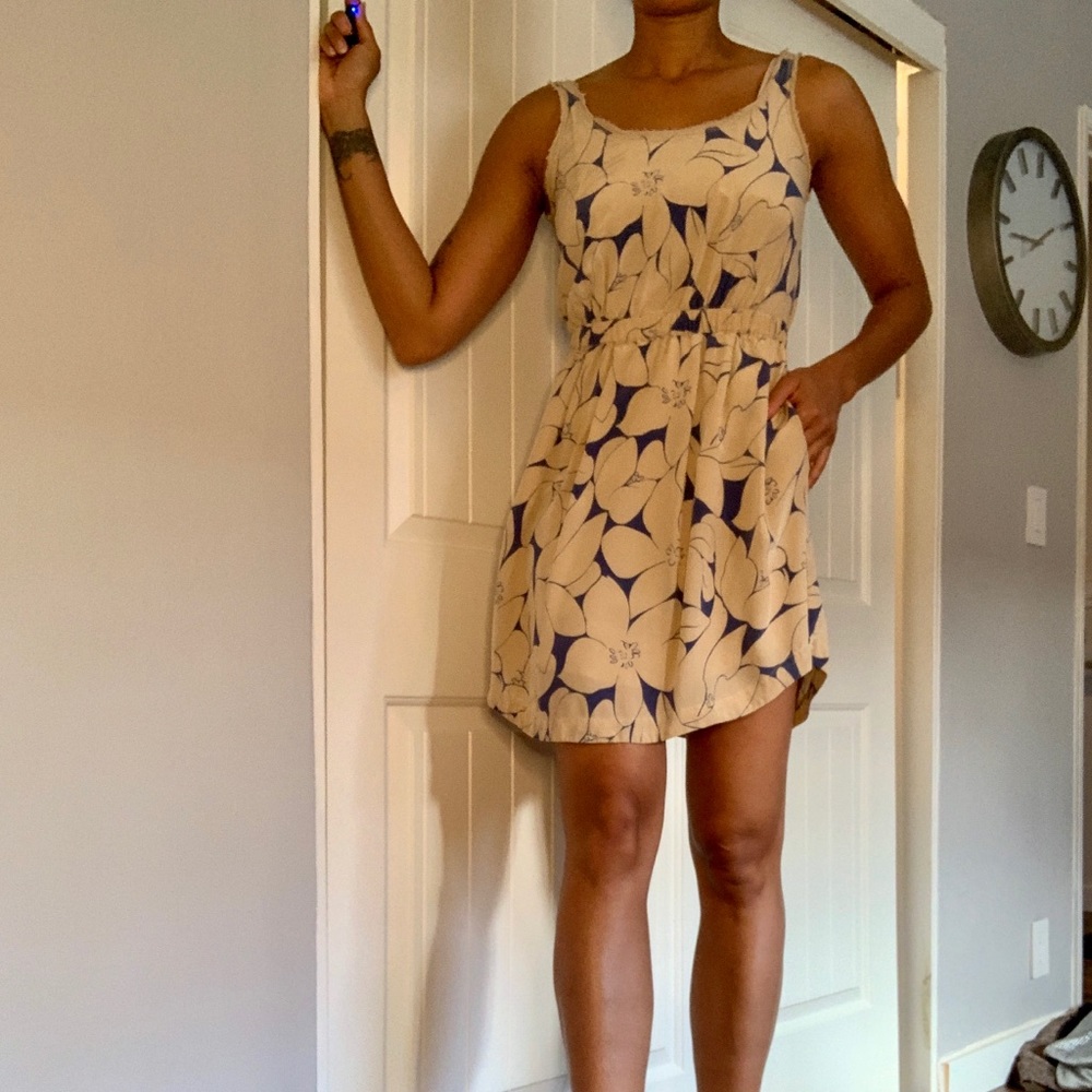 Designer dresses - Picture 5 of 8